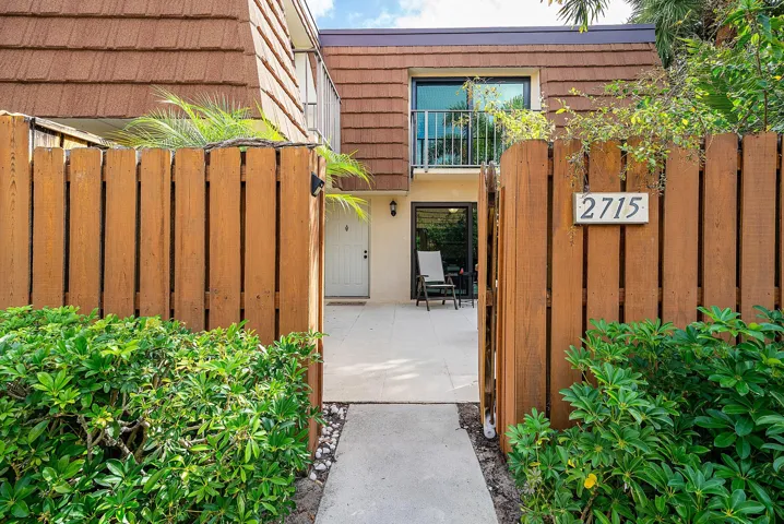 004-271527thCourt-Jupiter-FL-33477-SMALL