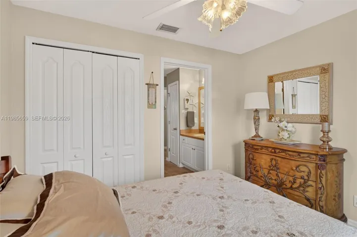 2nd guest quarters w/direct access to bathroom, closet