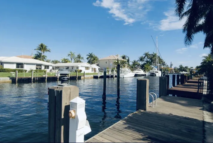 Private Deck on 80' waterfrontage