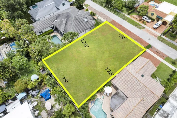 oversized lot to build your dream home