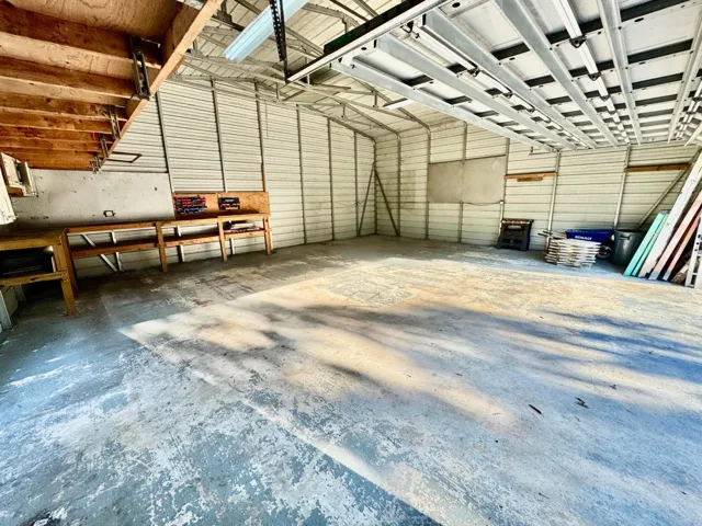 Detached Garage 2