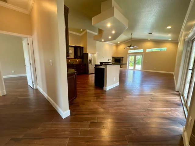 Kitchen entry