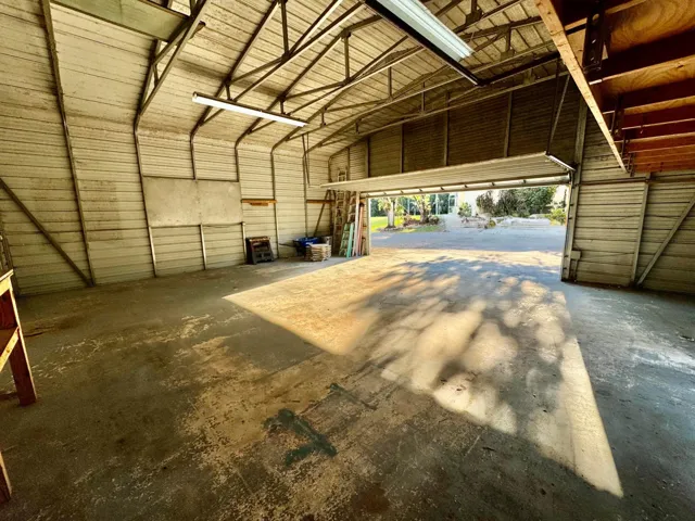 Detached Garage 2.