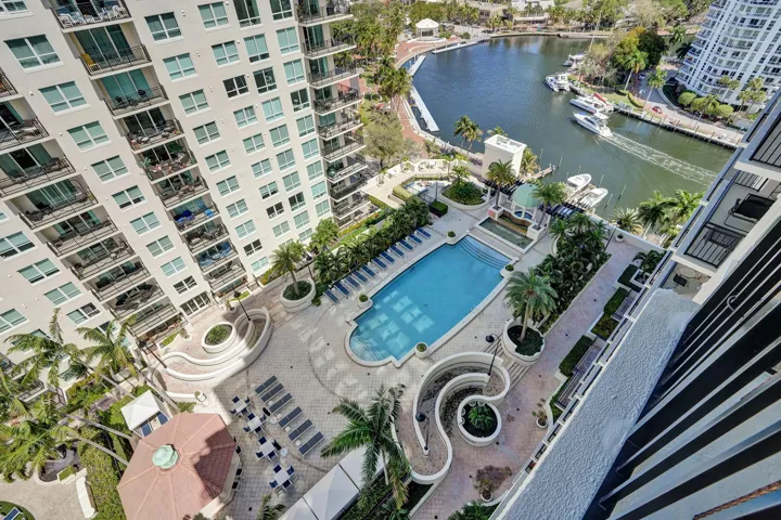 Direct River and Downtown Views from your own 18th Floor balcony