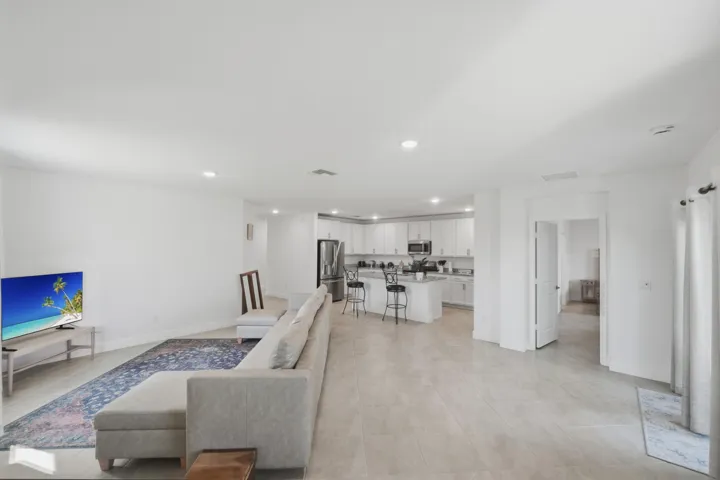 Living/Kitchen