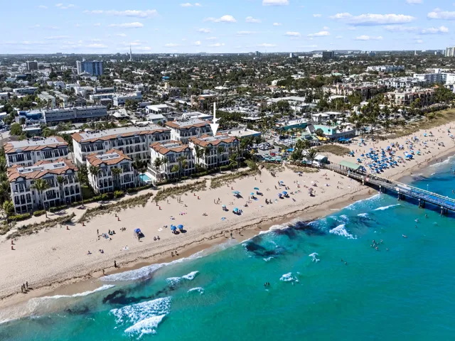 400 ft of Deeded Beach