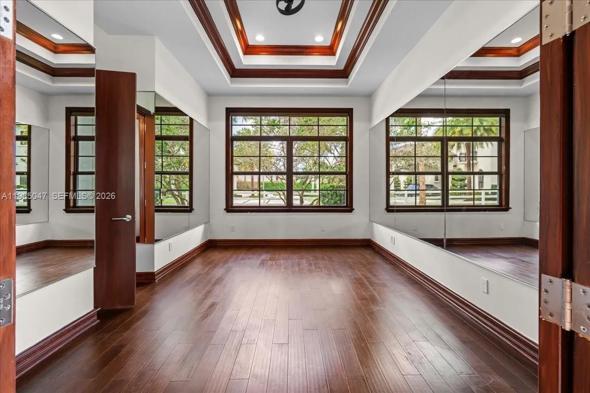 Library connected to master suite