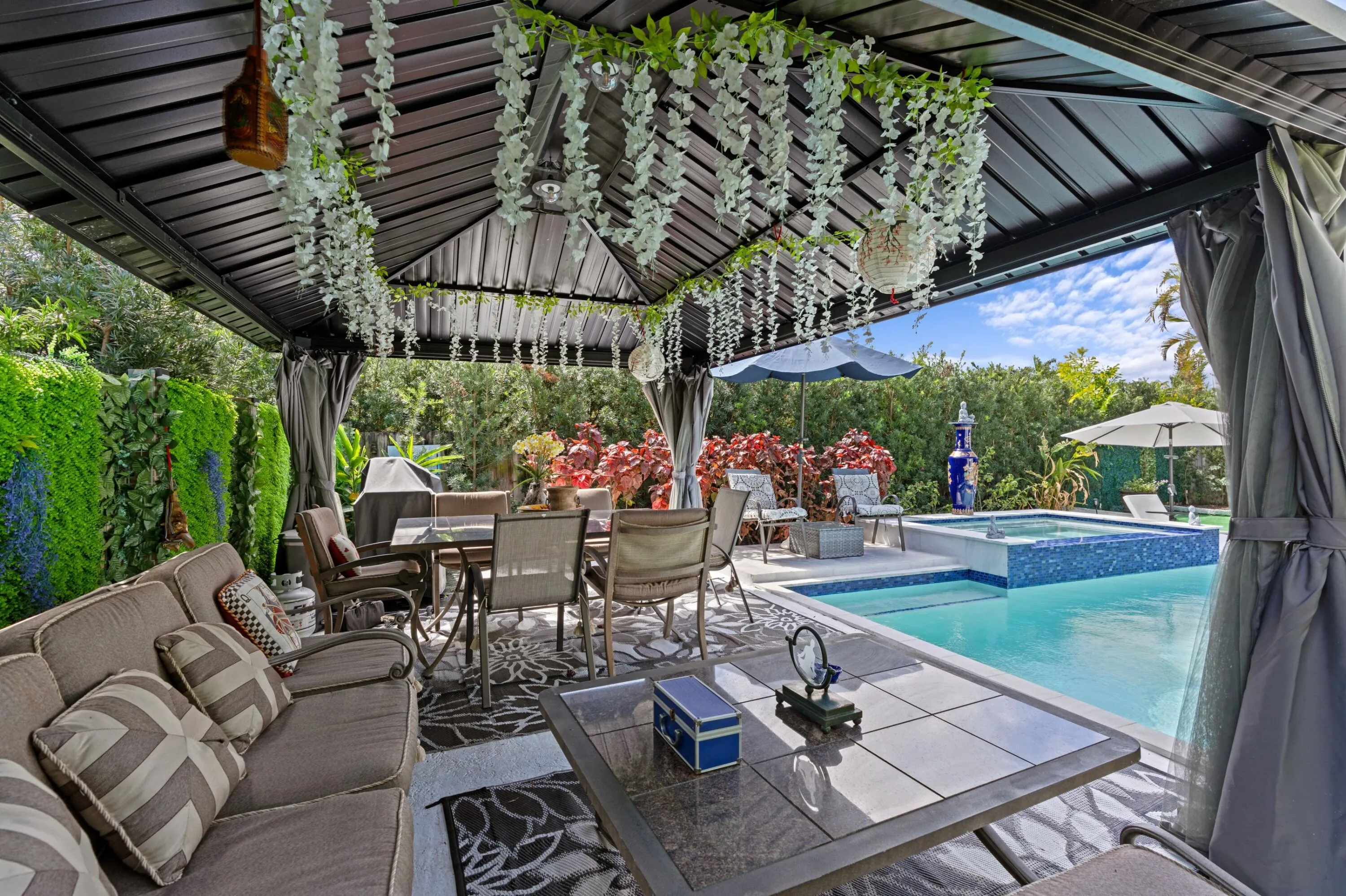 Covered Patio 1