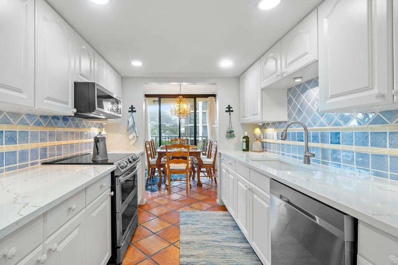 016-899JefferyStreet-BocaRaton-FL-33487-