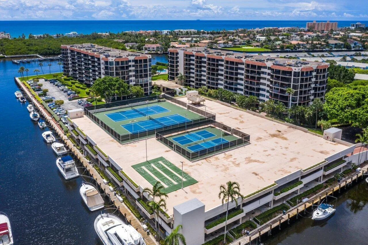048-899JefferyStreet-BocaRaton-FL-33487-