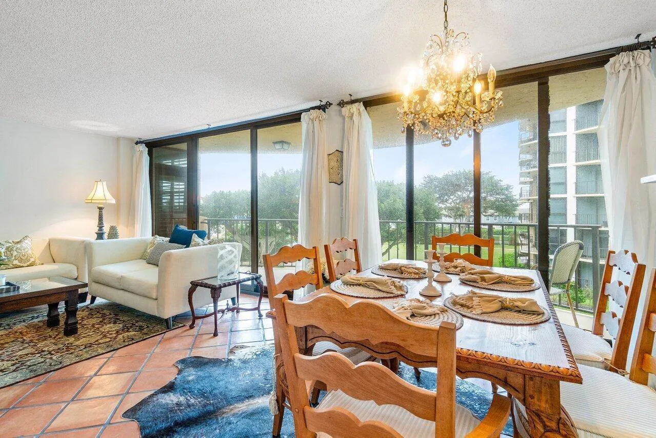 013-899JefferyStreet-BocaRaton-FL-33487-
