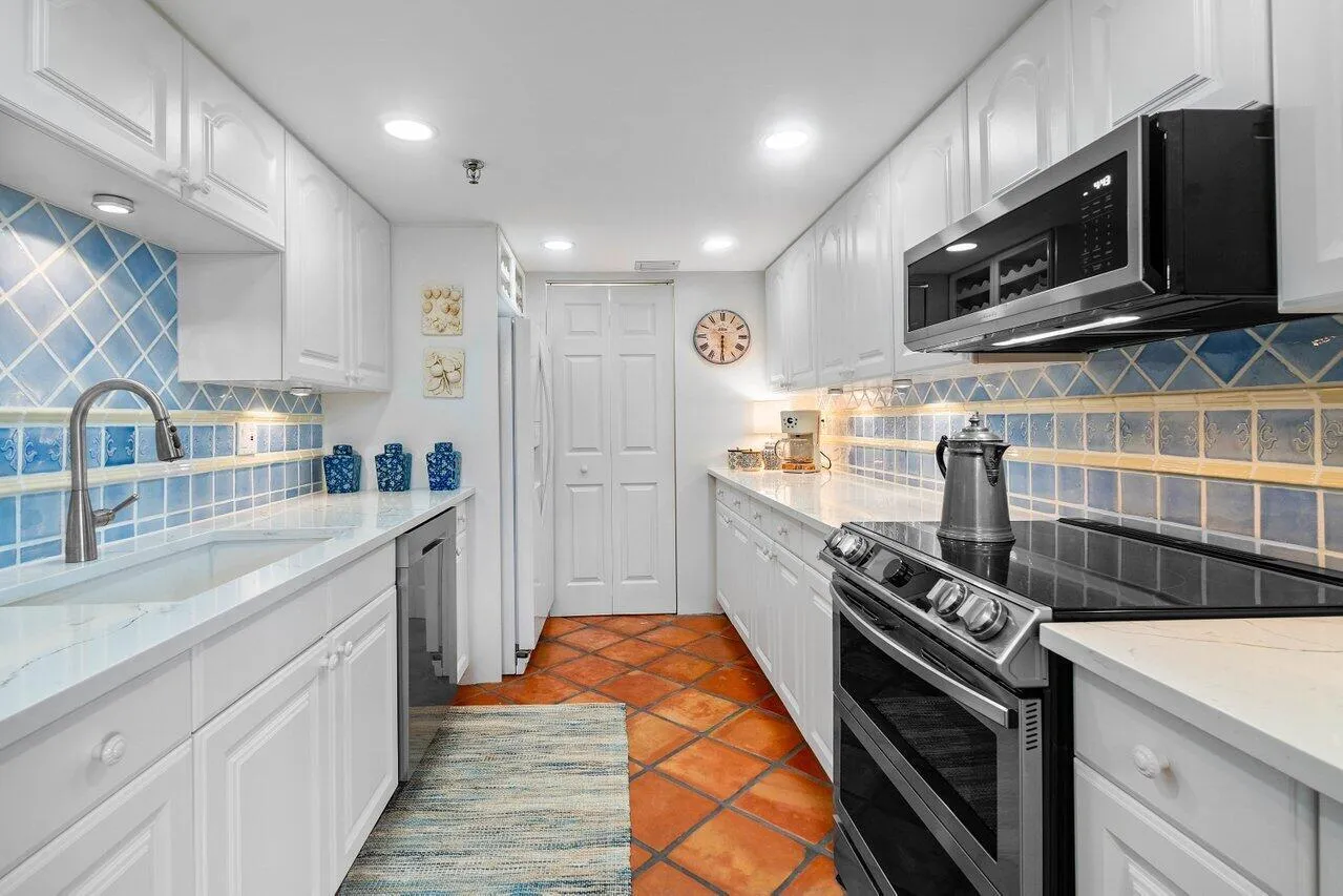 014-899JefferyStreet-BocaRaton-FL-33487-