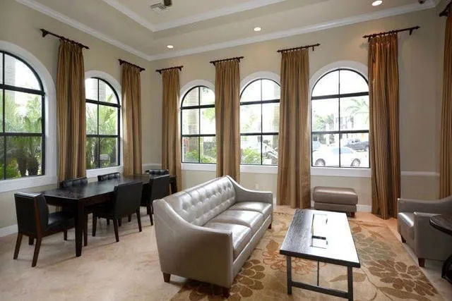 20160922223408027633000000-o