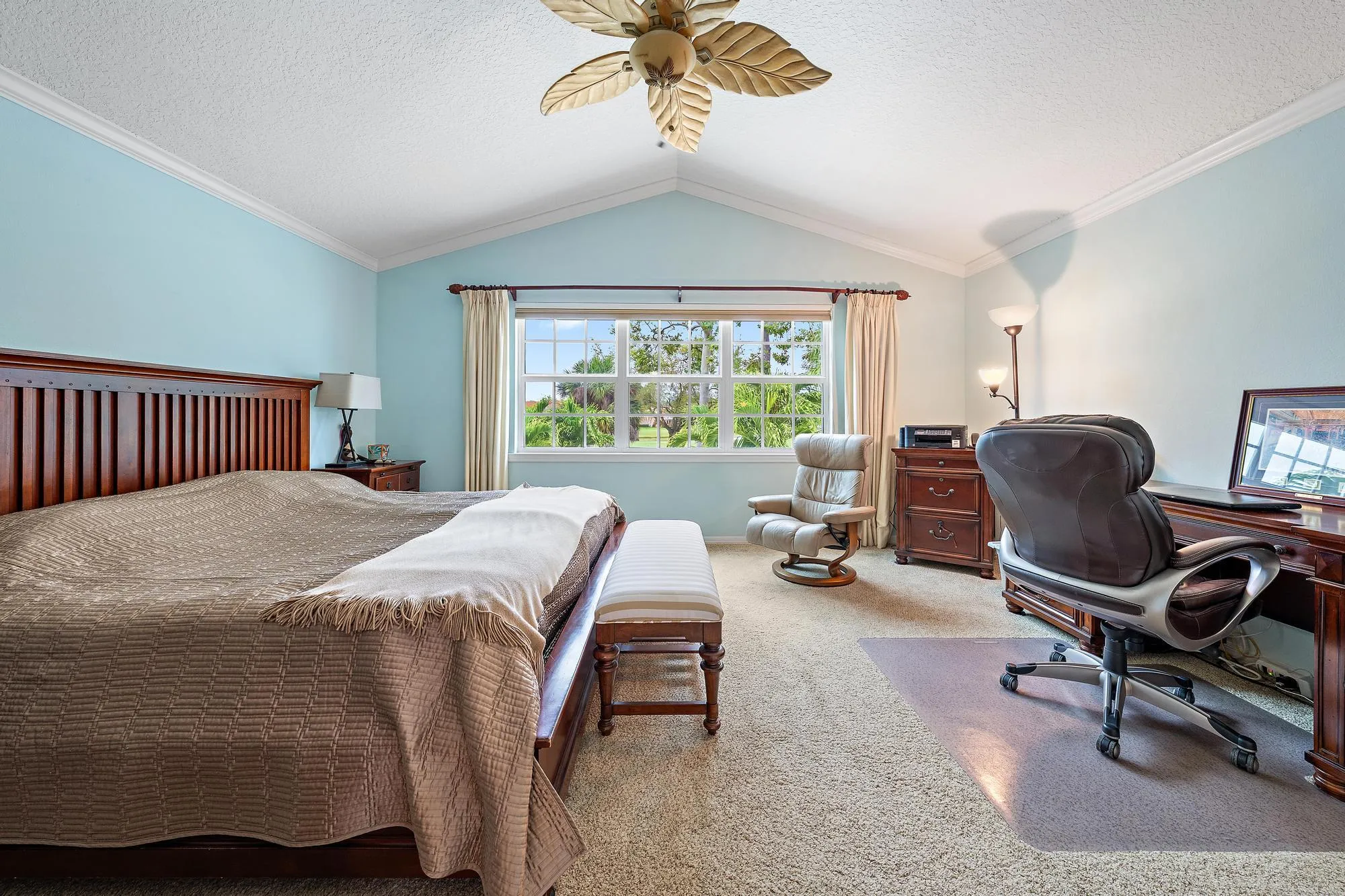 18 Windsor Ln-Primary Bedroom