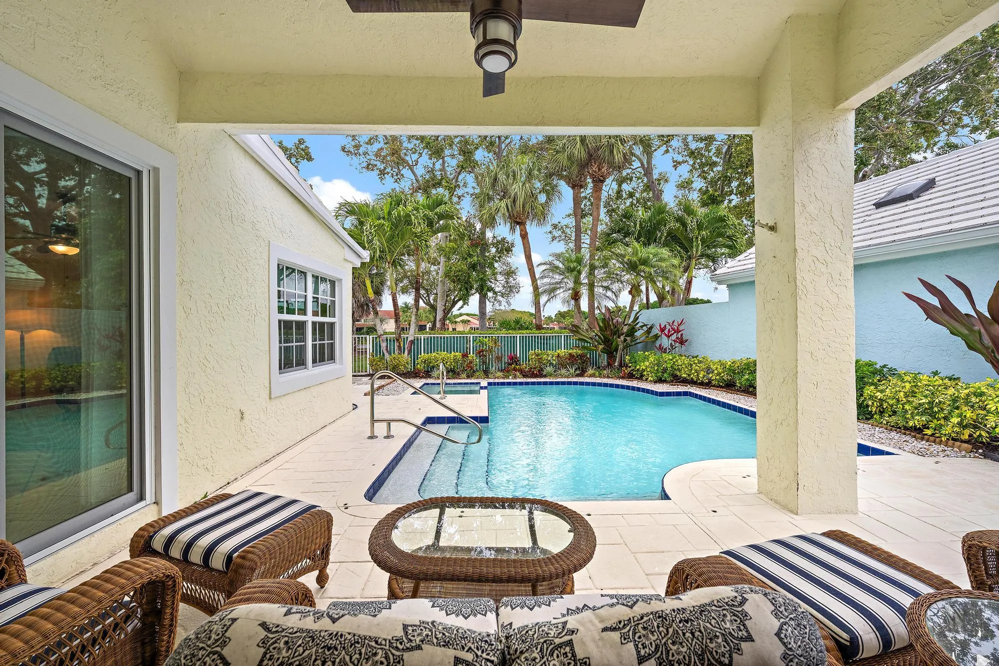 18 Windsor Ln-Covered Patio