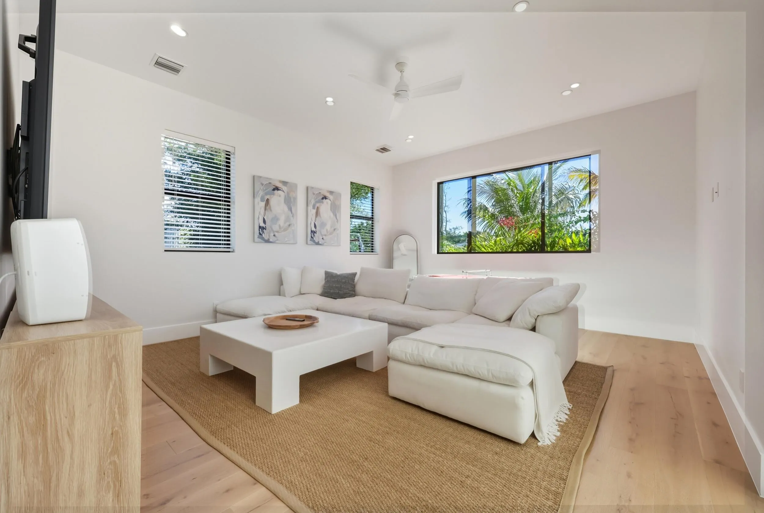Play/Rec room: with ample space for entertaining