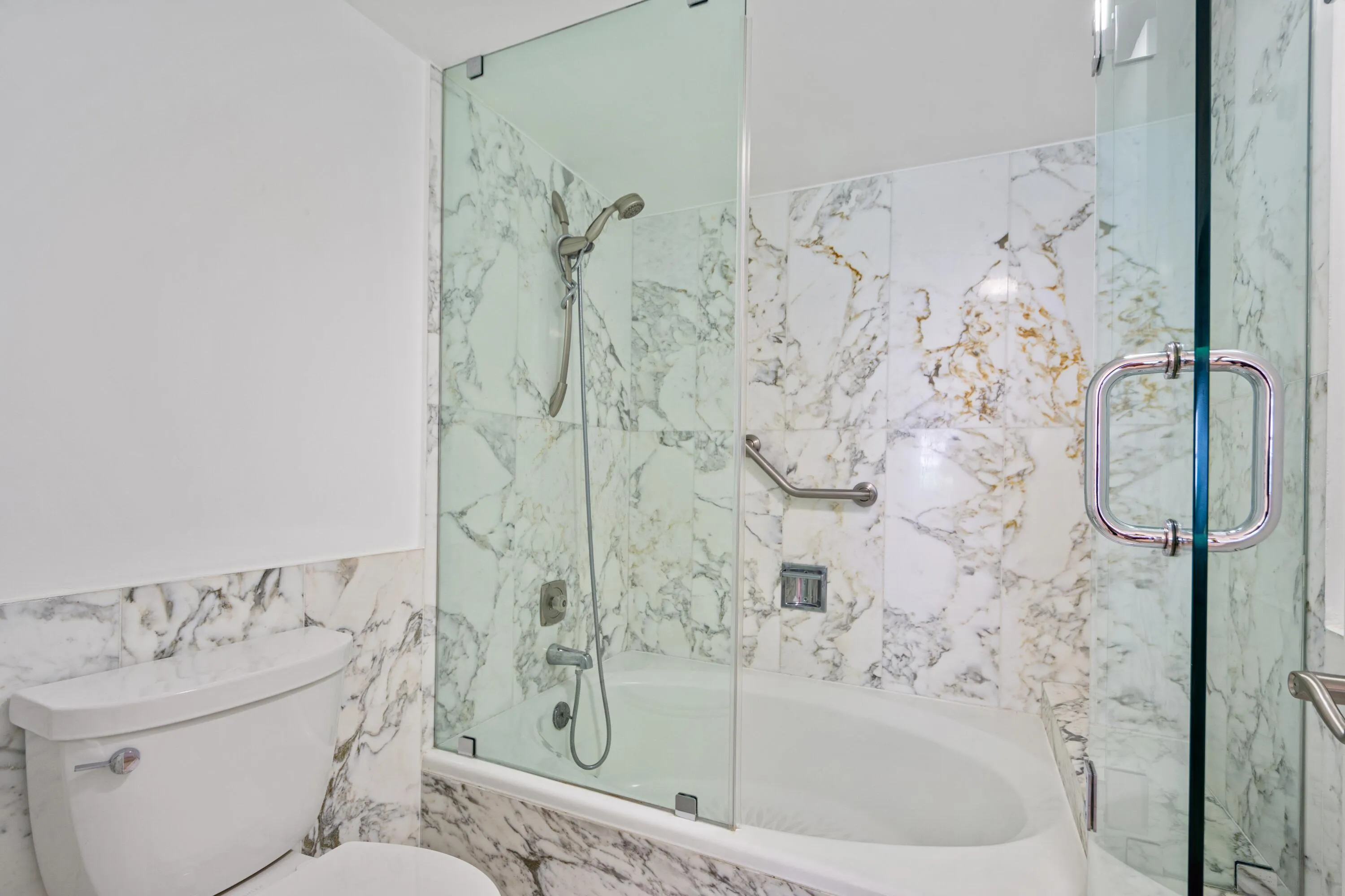 Principal Tub/Shower