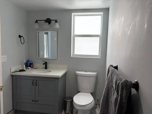 Bath off Bedroom 2