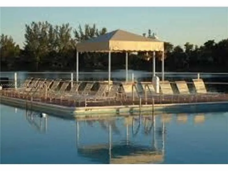 Swimming Pool/Hot Tub/Sauna