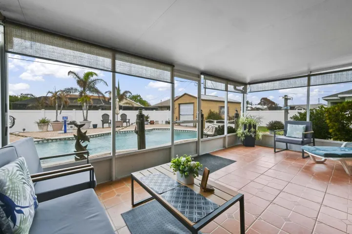 29 Patio 03