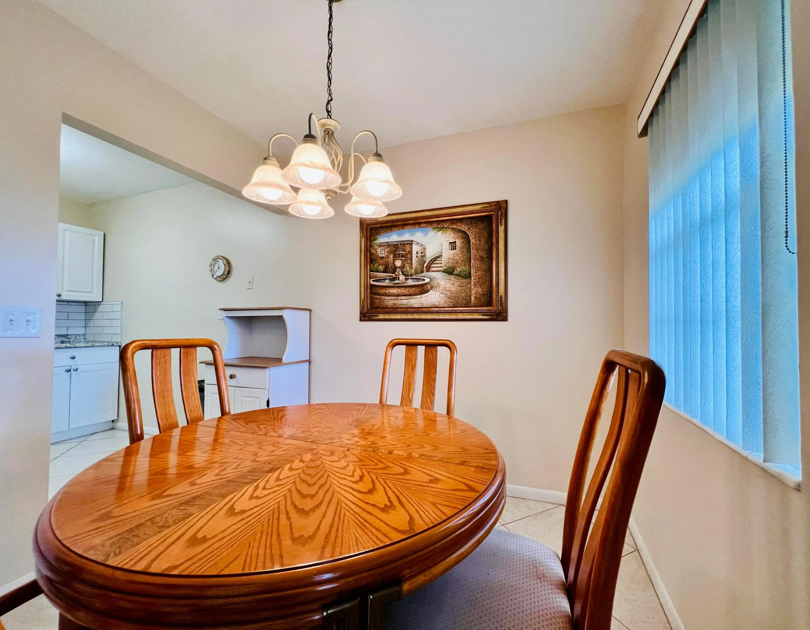 Dining to Kitchen