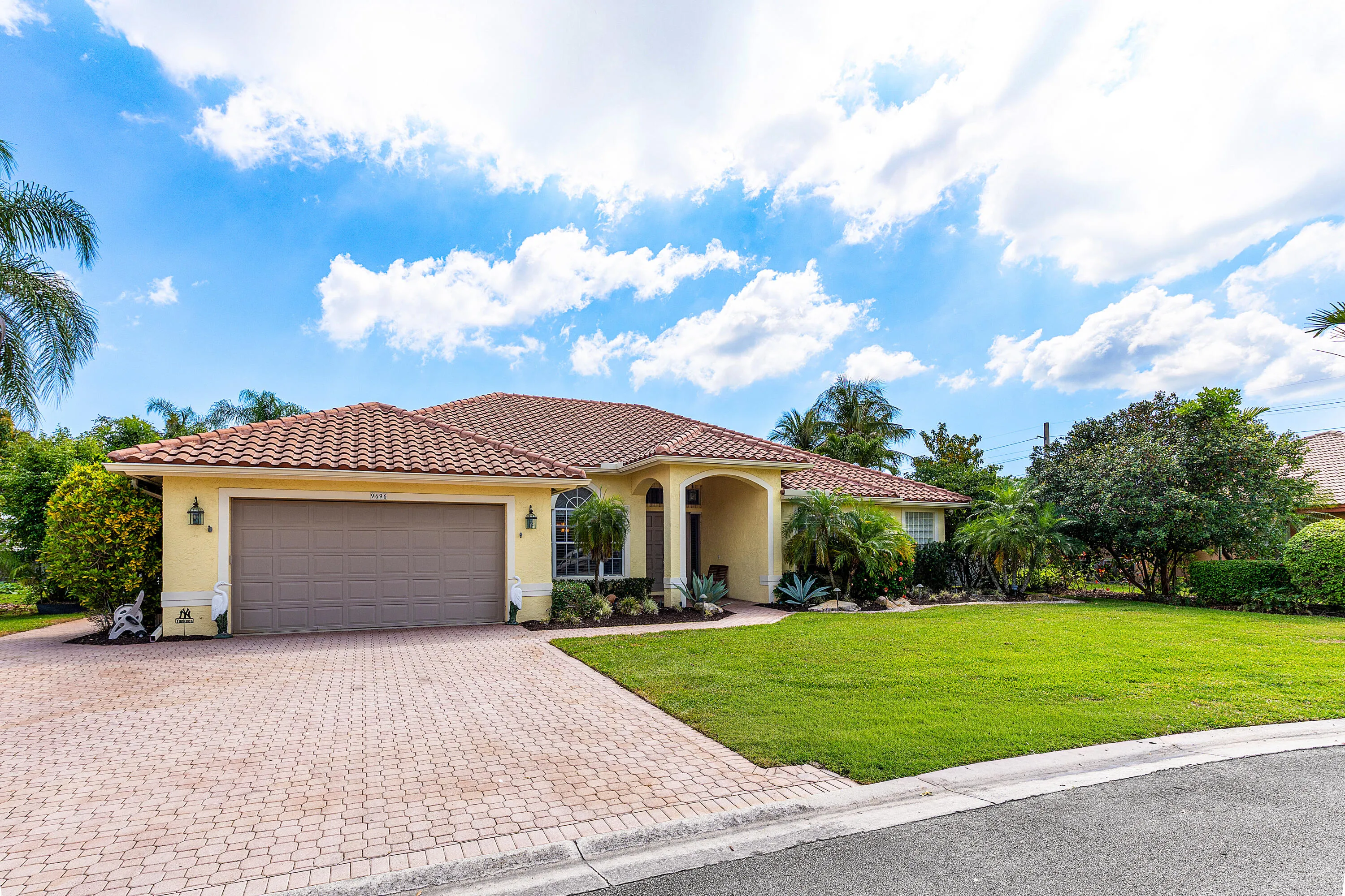 Bright and inviting foyer with soaring ceilings creating a spacious first impression in this Cypress Creek luxury home. Elegant entryway connecting the main living spaces of this well-maintained 4 bedroom, 3 bathroom residence.