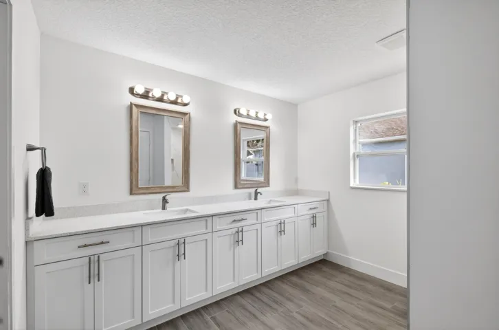 Owners Bathroom