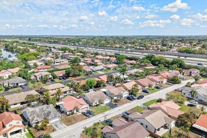 50-15541 Dover Ct_050