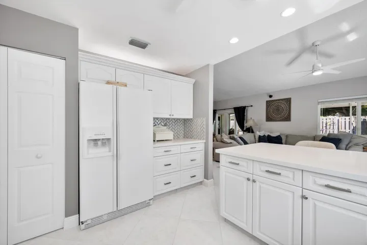 19-15541 Dover Ct_019