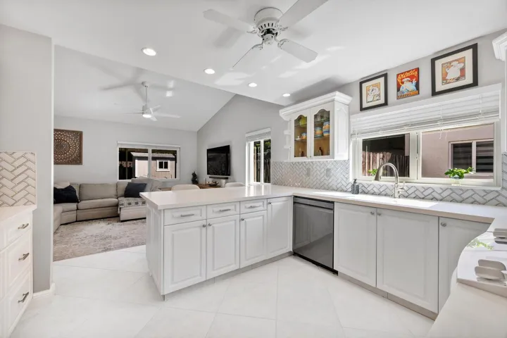 20-15541 Dover Ct_020