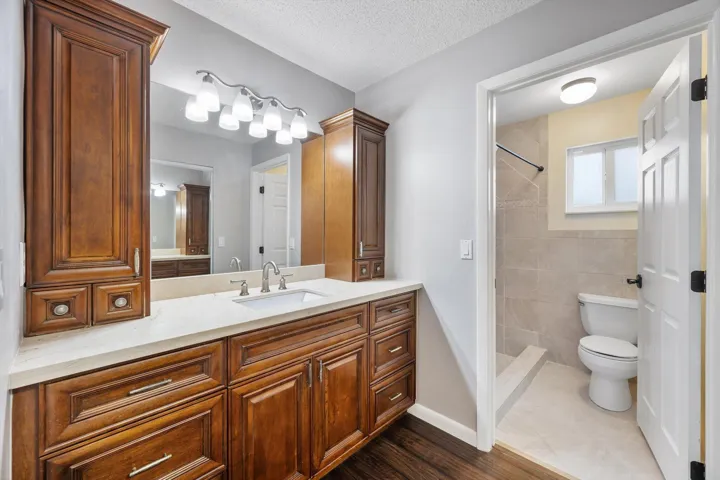 29-15541 Dover Ct_029