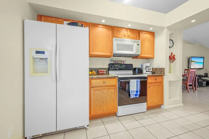 11 Kitchen 02