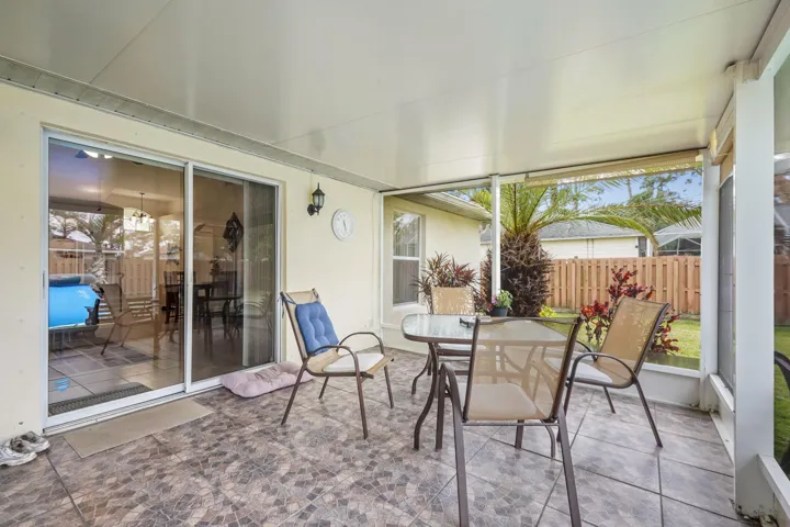 24 Patio 02