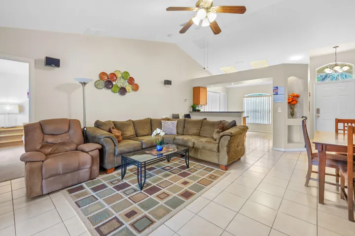 05 Living room 02
