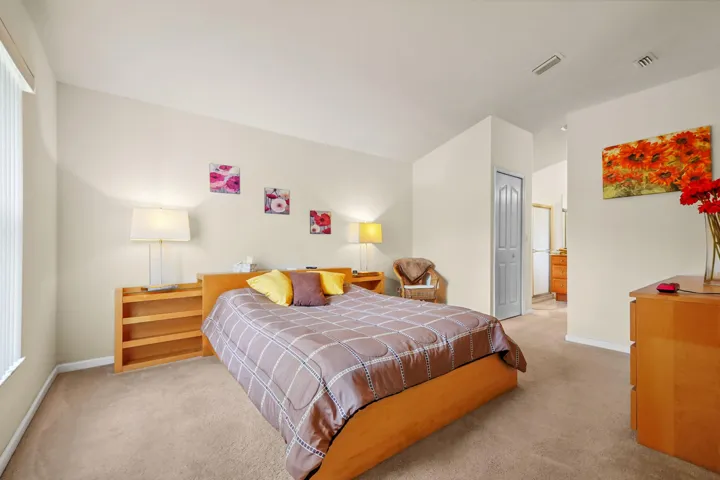 16 Bedroom 02