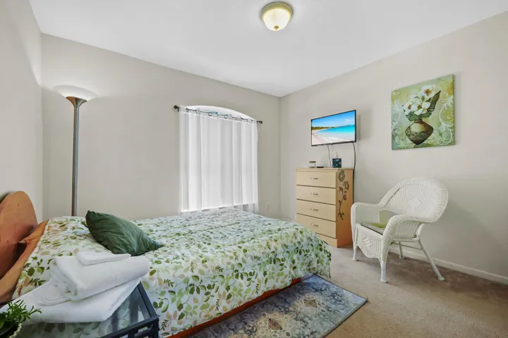 09 Bedroom 02