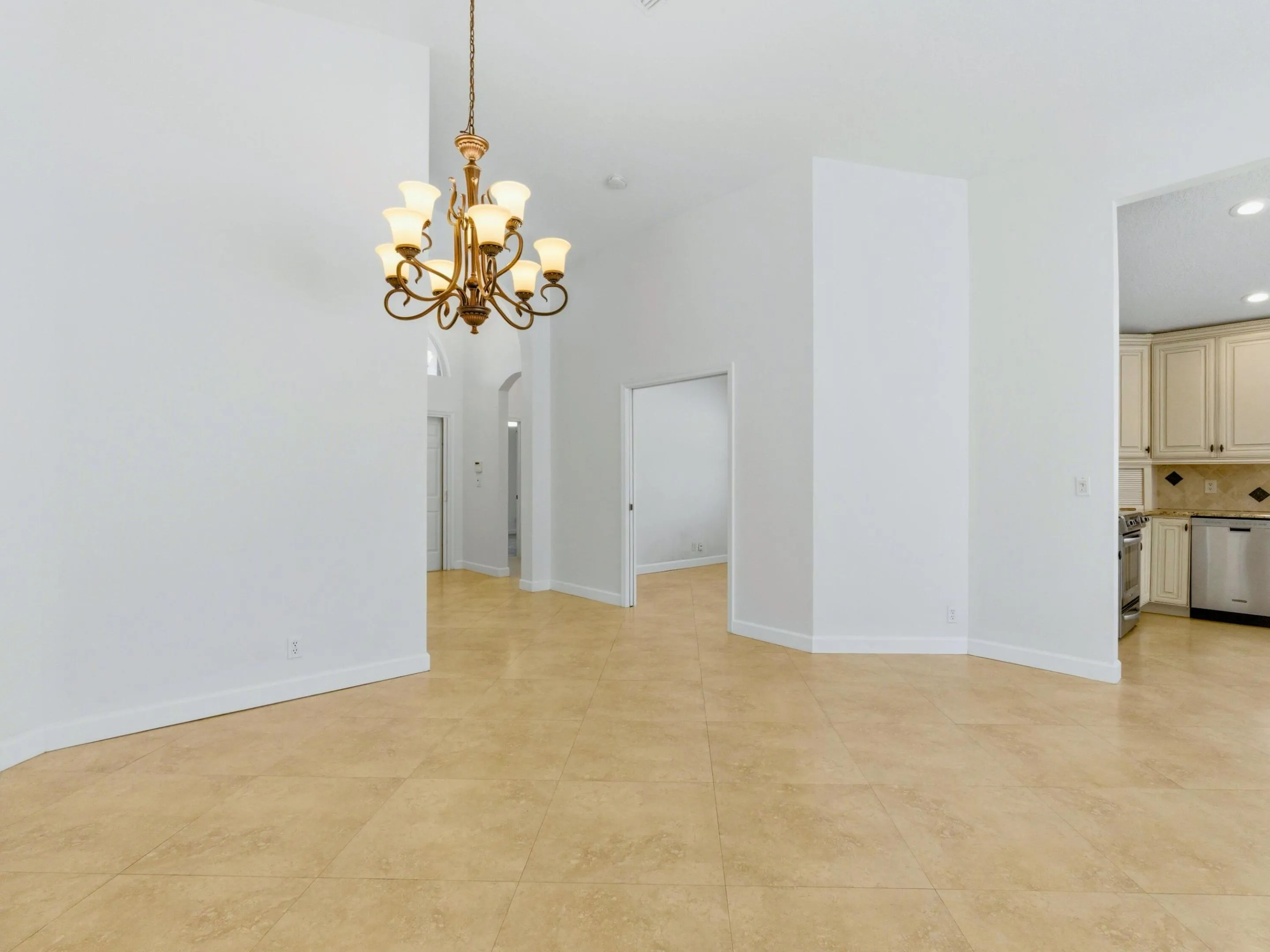 Dining to Foyer