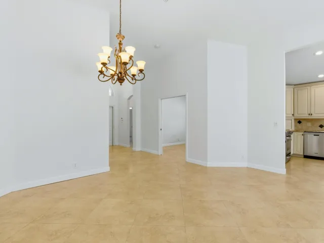Dining to Foyer