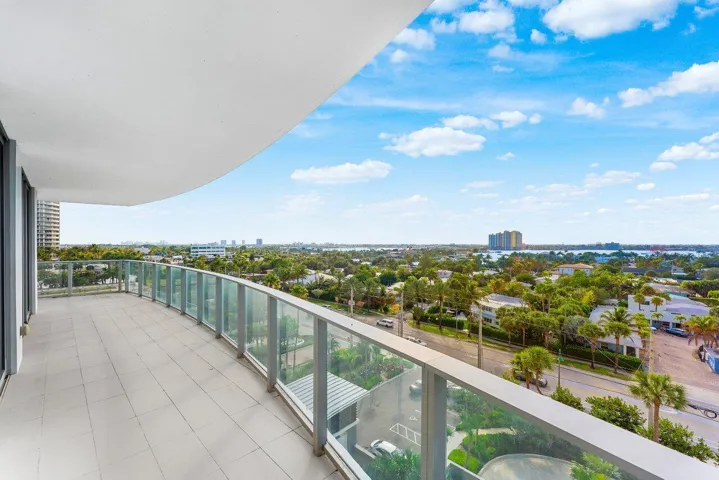 Intracoastal Wraparound Terrace