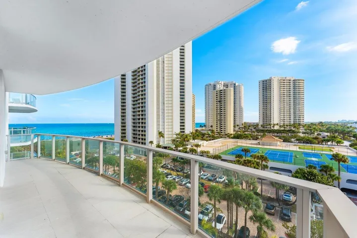 Intracoastal Wraparound Terrace