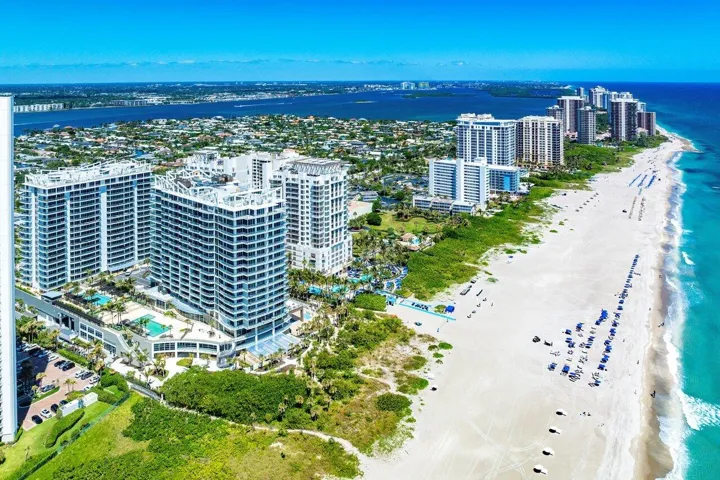 048-3100NorthOceanDrive-P1004-RivieraBea