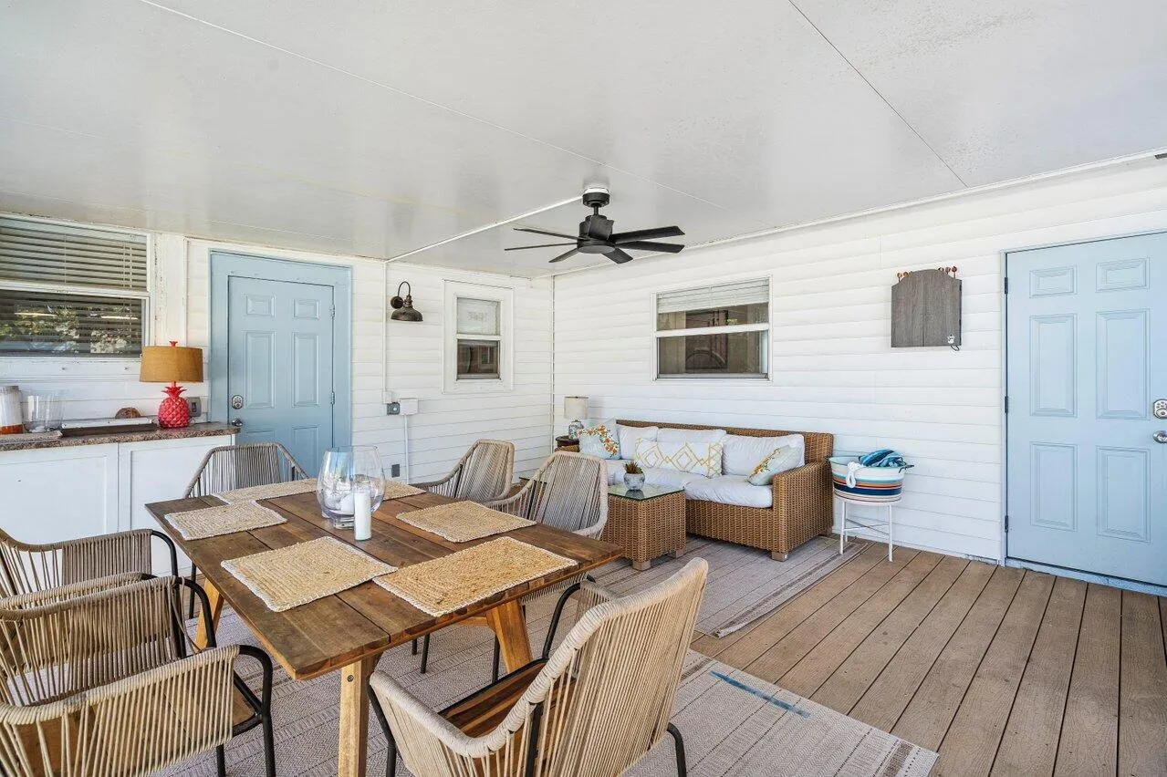 Screened in Porch