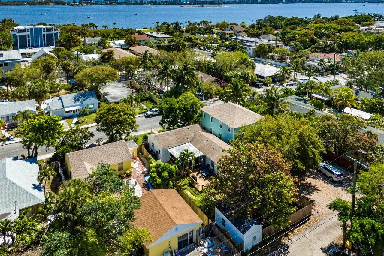 052-215SouthPalmway-LakeWorthBeach-FL-33