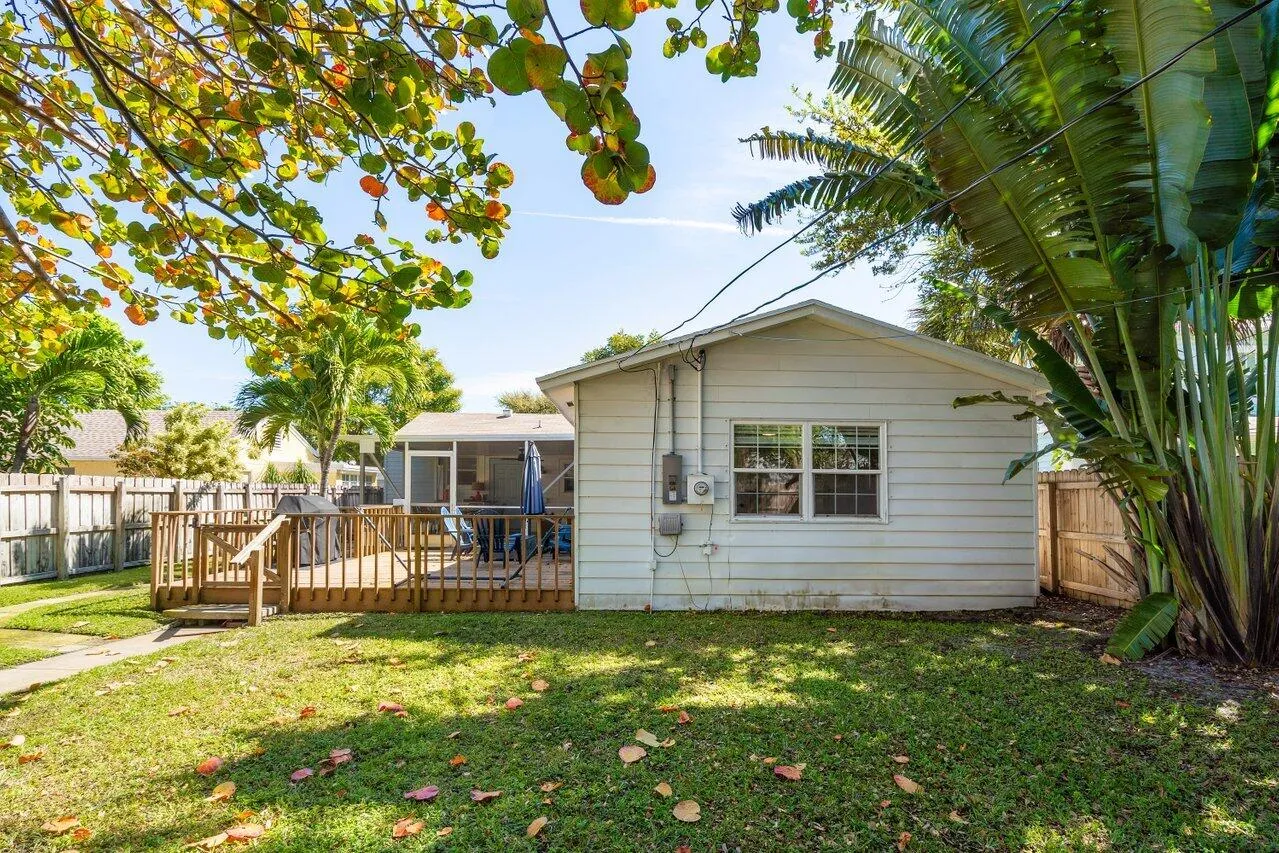 040-215SouthPalmway-LakeWorthBeach-FL-33