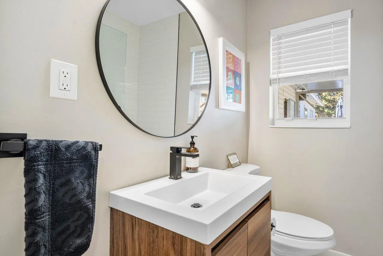 2nd bathroom