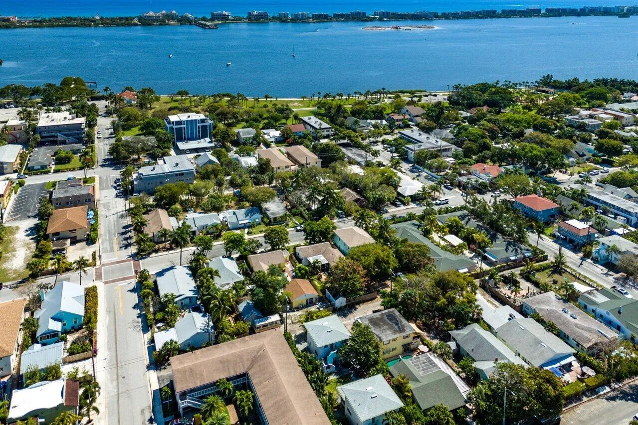 056-215SouthPalmway-LakeWorthBeach-FL-33