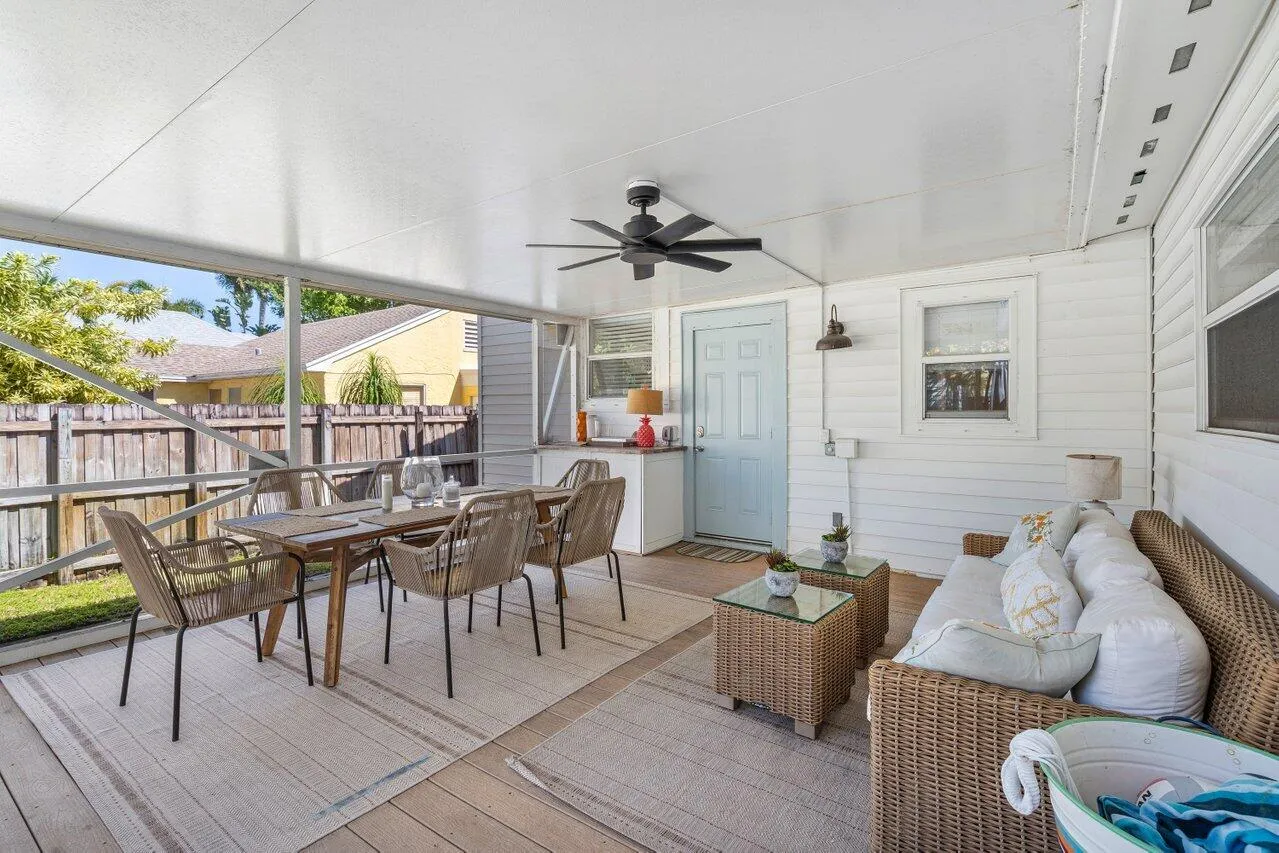 Screened in Porch