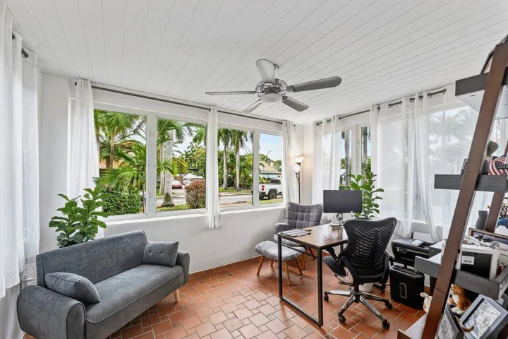026-1617AdamsStreet-Hollywood-FL-33020-S