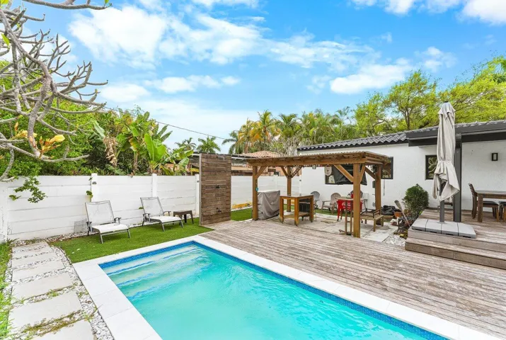 031-1617AdamsStreet-Hollywood-FL-33020-S