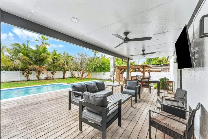 027-1617AdamsStreet-Hollywood-FL-33020-S